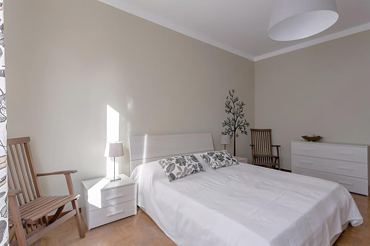 Natural Chic - Close To City Center And Beach - Parking Desenzano del Garda Bagian luar foto