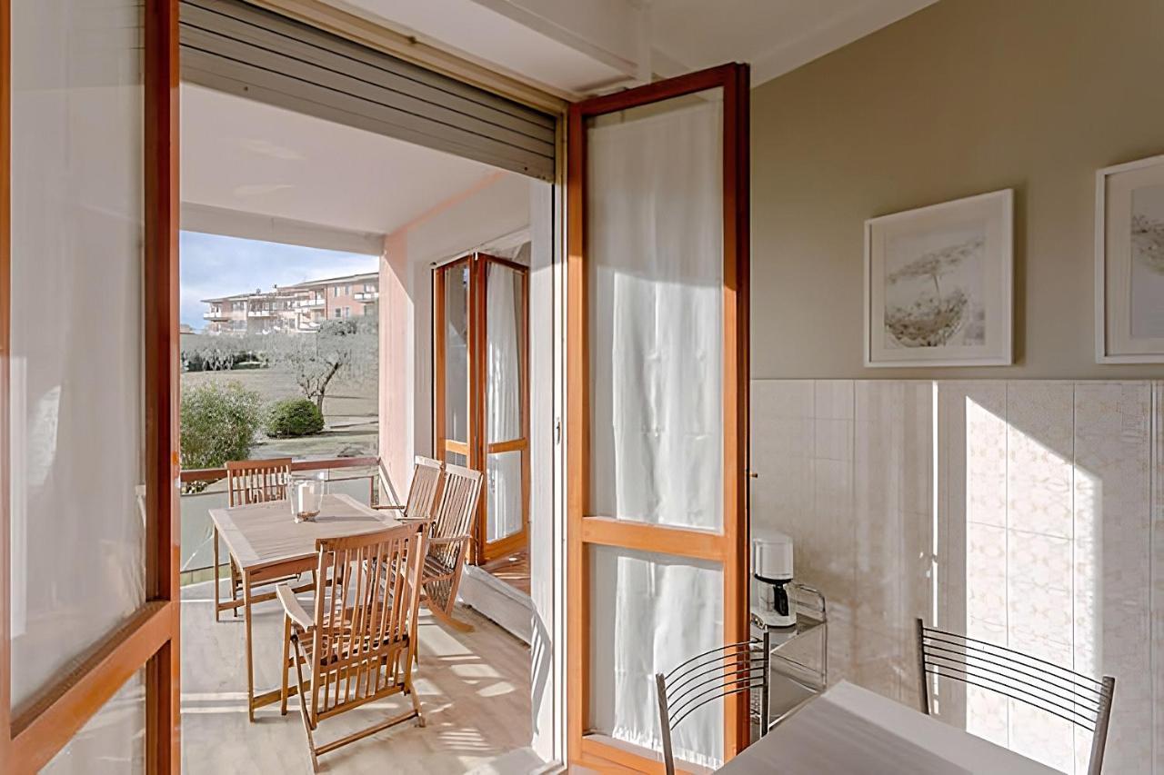 Natural Chic - Close To City Center And Beach - Parking Desenzano del Garda Bagian luar foto