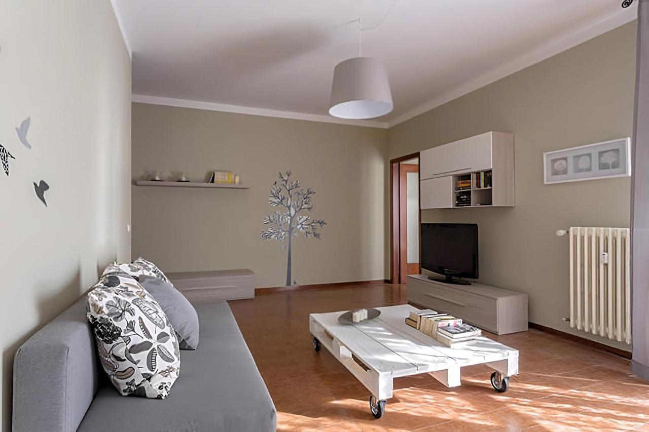 Natural Chic - Close To City Center And Beach - Parking Desenzano del Garda Bagian luar foto